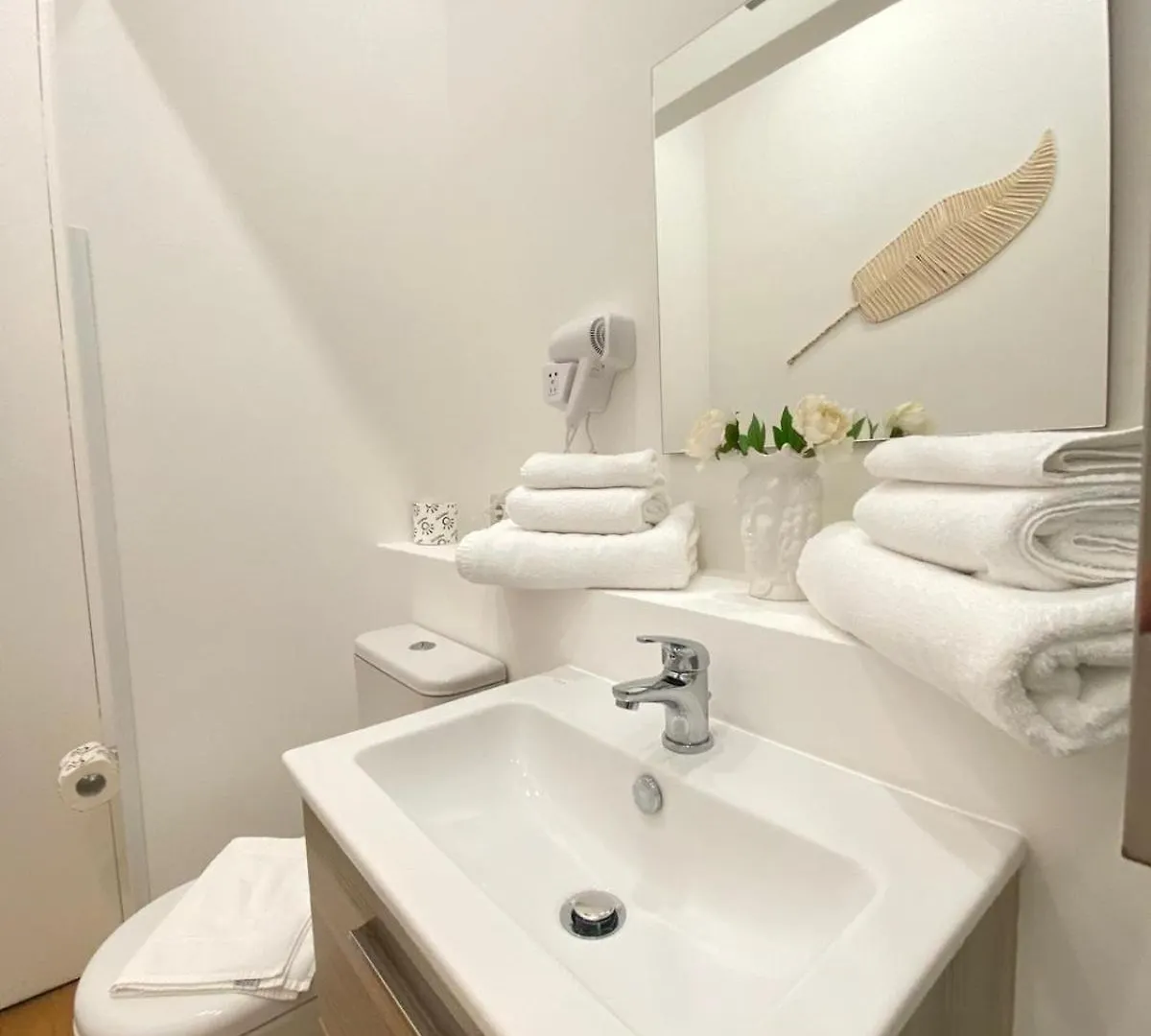Horizon Suites Cefalù 0*,  Itália